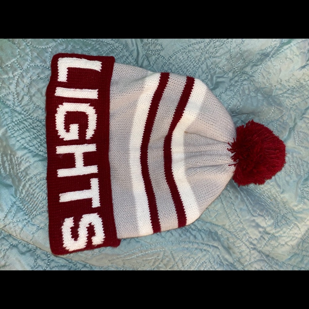 Lights Canada Toque Beanie